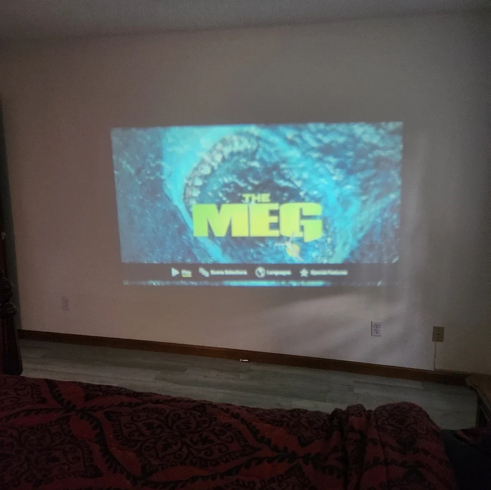 LED Projector - Picture 4 of 4